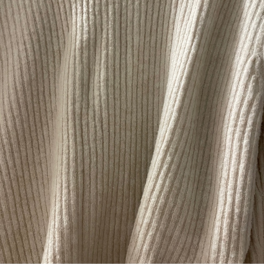 H&M Sweater - Picture 5 of 7
